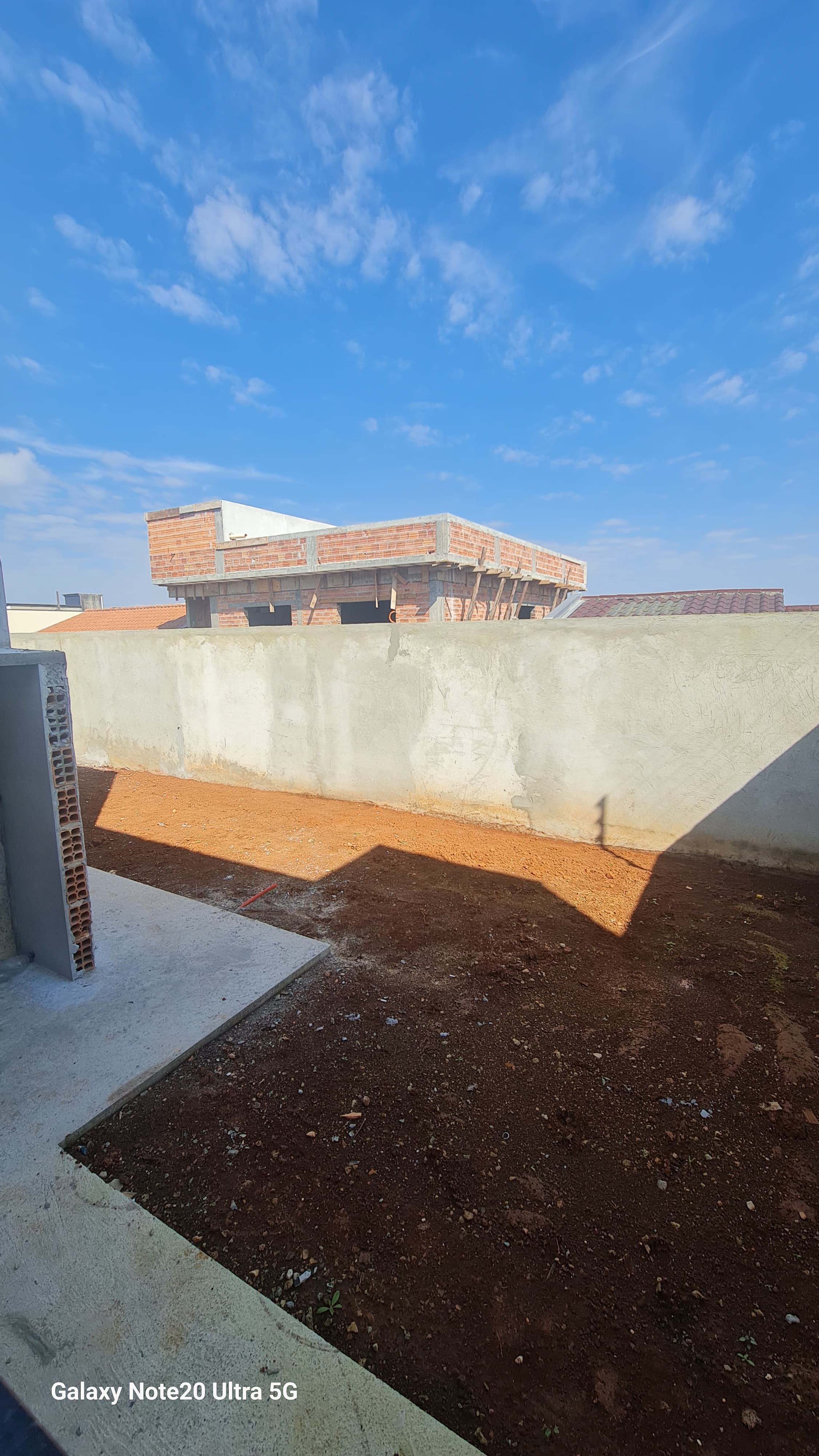 casa em fase de acabamento