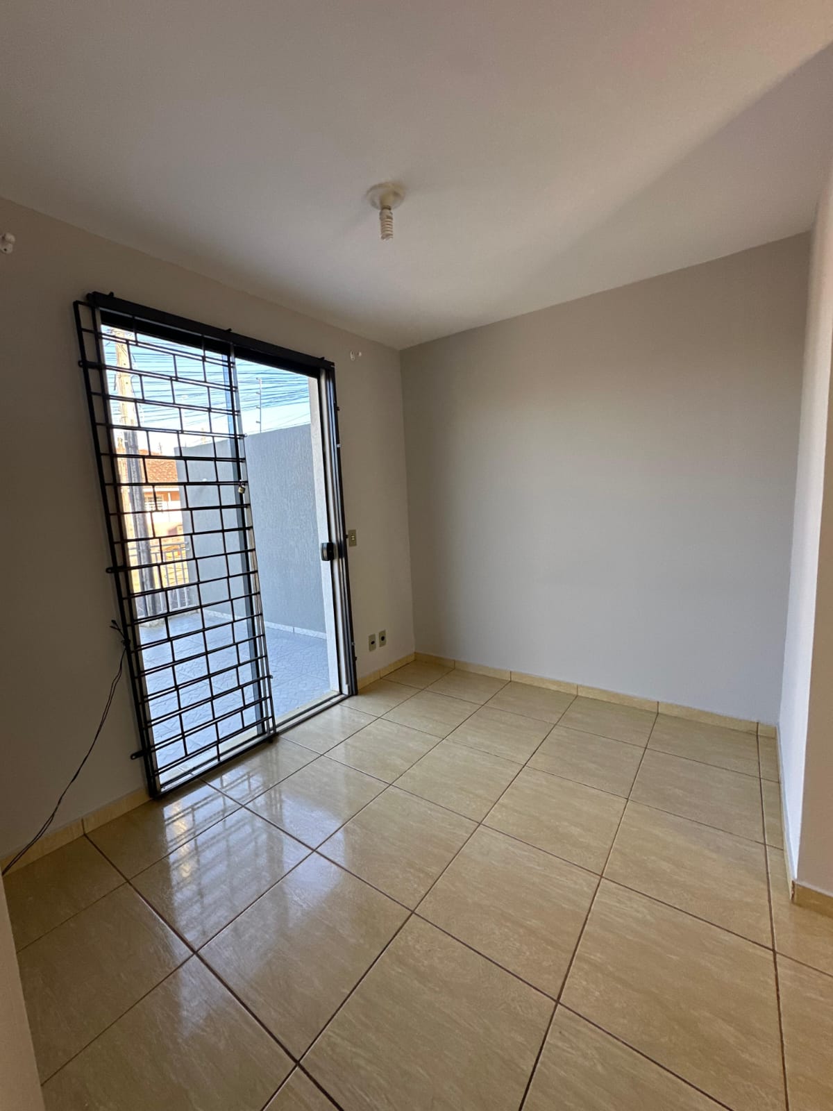 SOBRADOS 3 QUARTOS EM UVARANAS / PONTA GROSSA