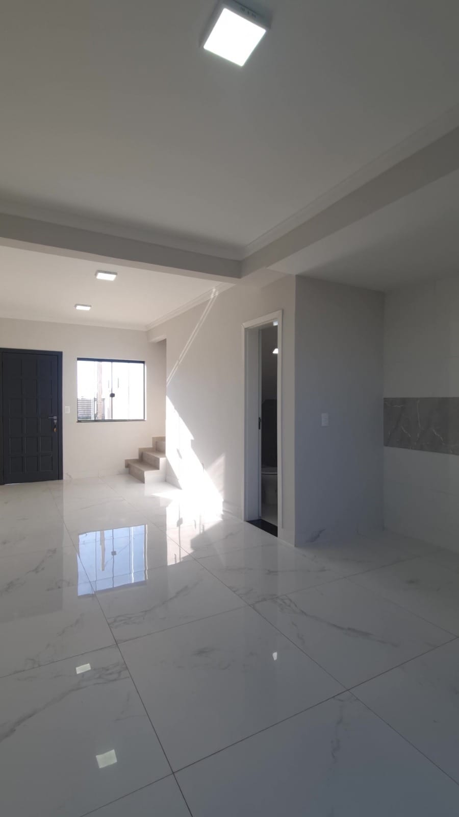 SOBRADO 2 QUARTOS NA AVENIDA PRINCIPAL DA NOVA PONTA GROSSA