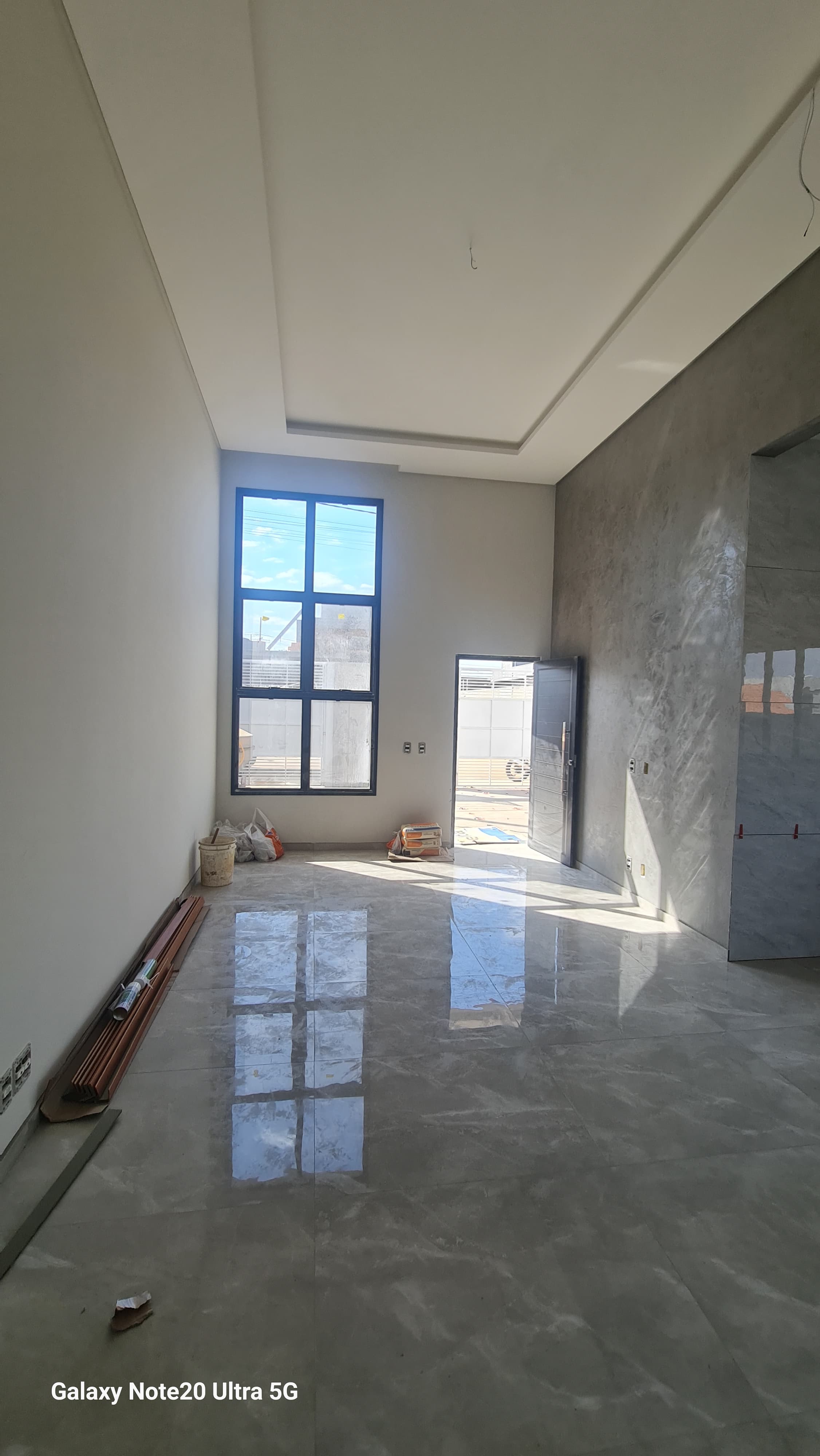 casa em fase de acabamento