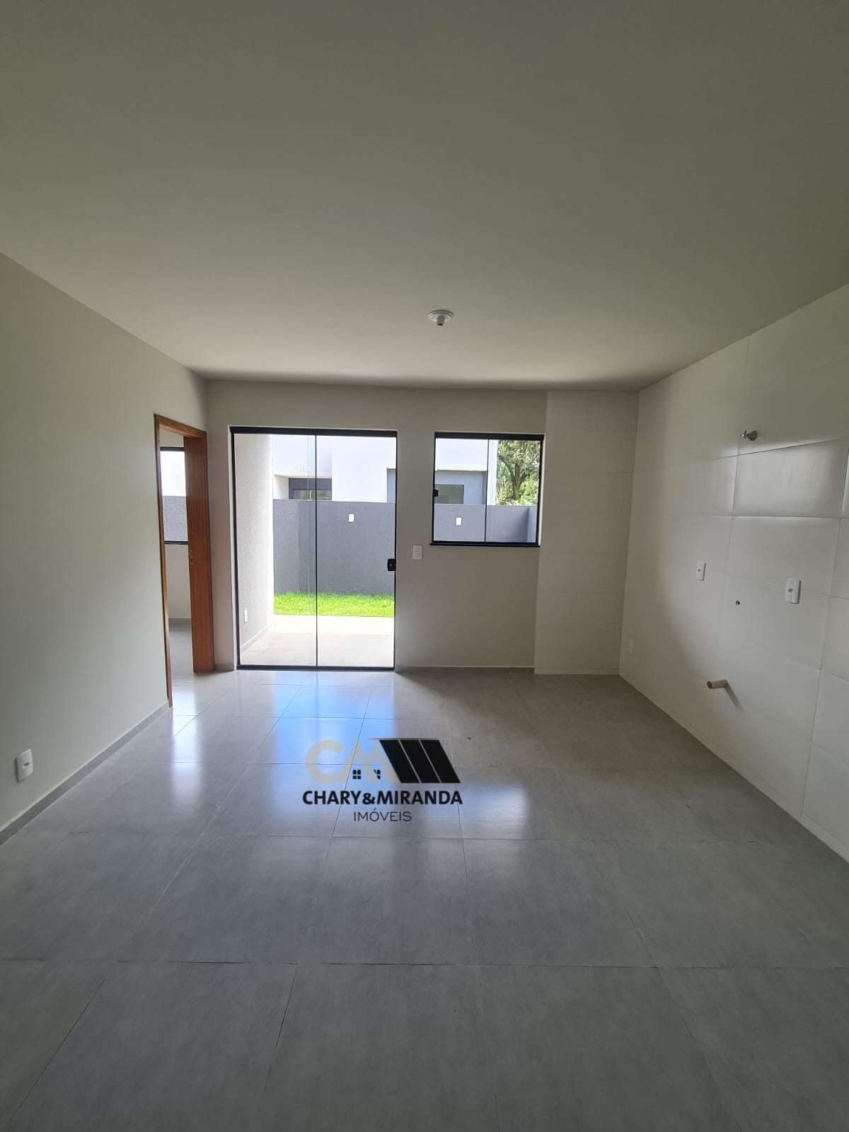 Casa Nova na Rua tijuca do sul em oficinas