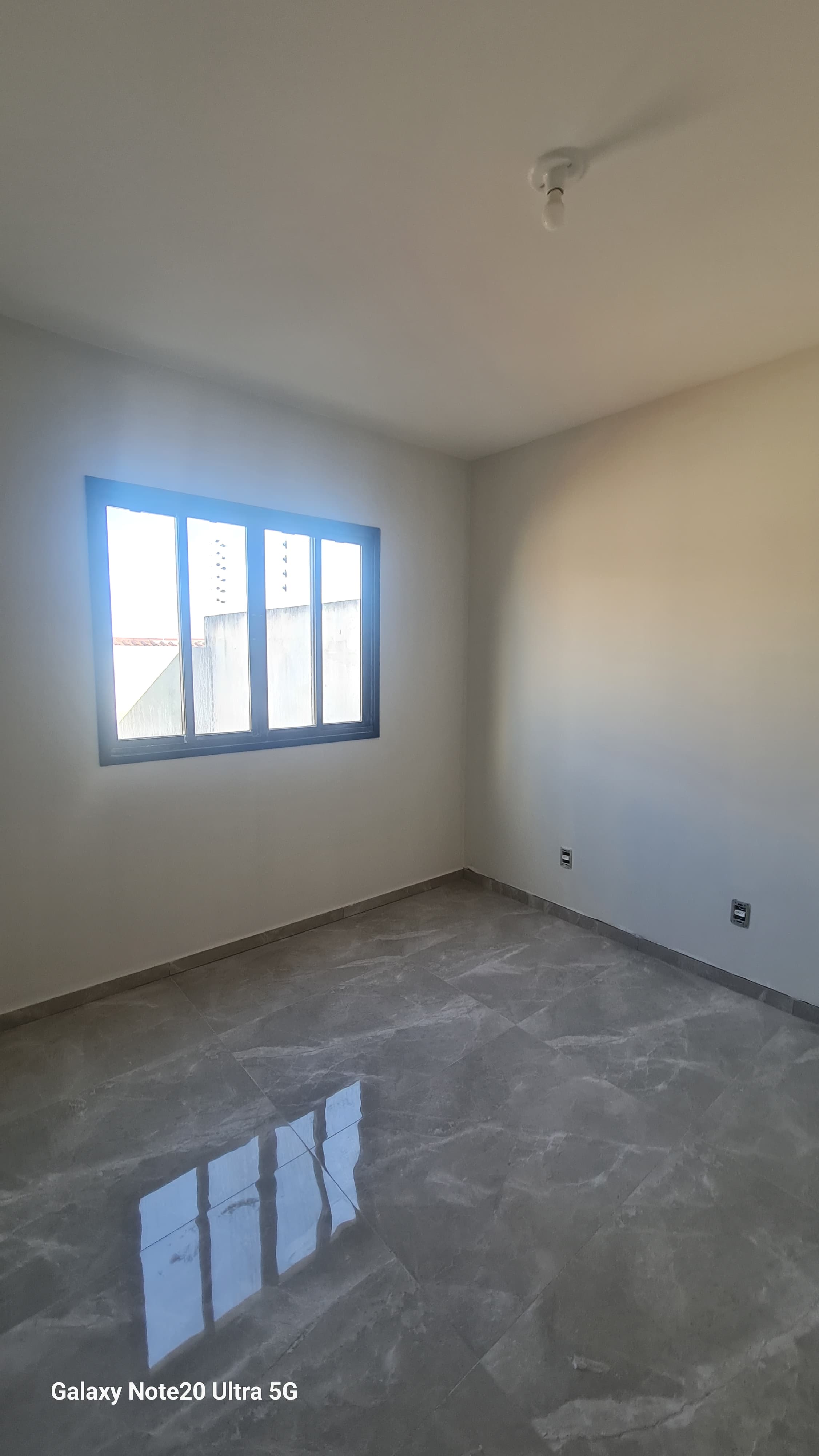 casa em fase de acabamento