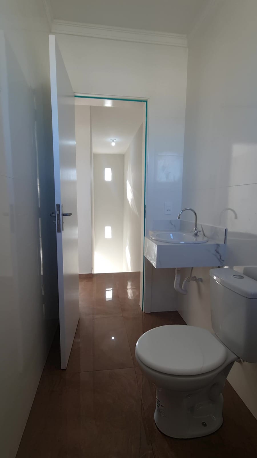 SOBRADO 2 QUARTOS NA AVENIDA PRINCIPAL DA NOVA PONTA GROSSA