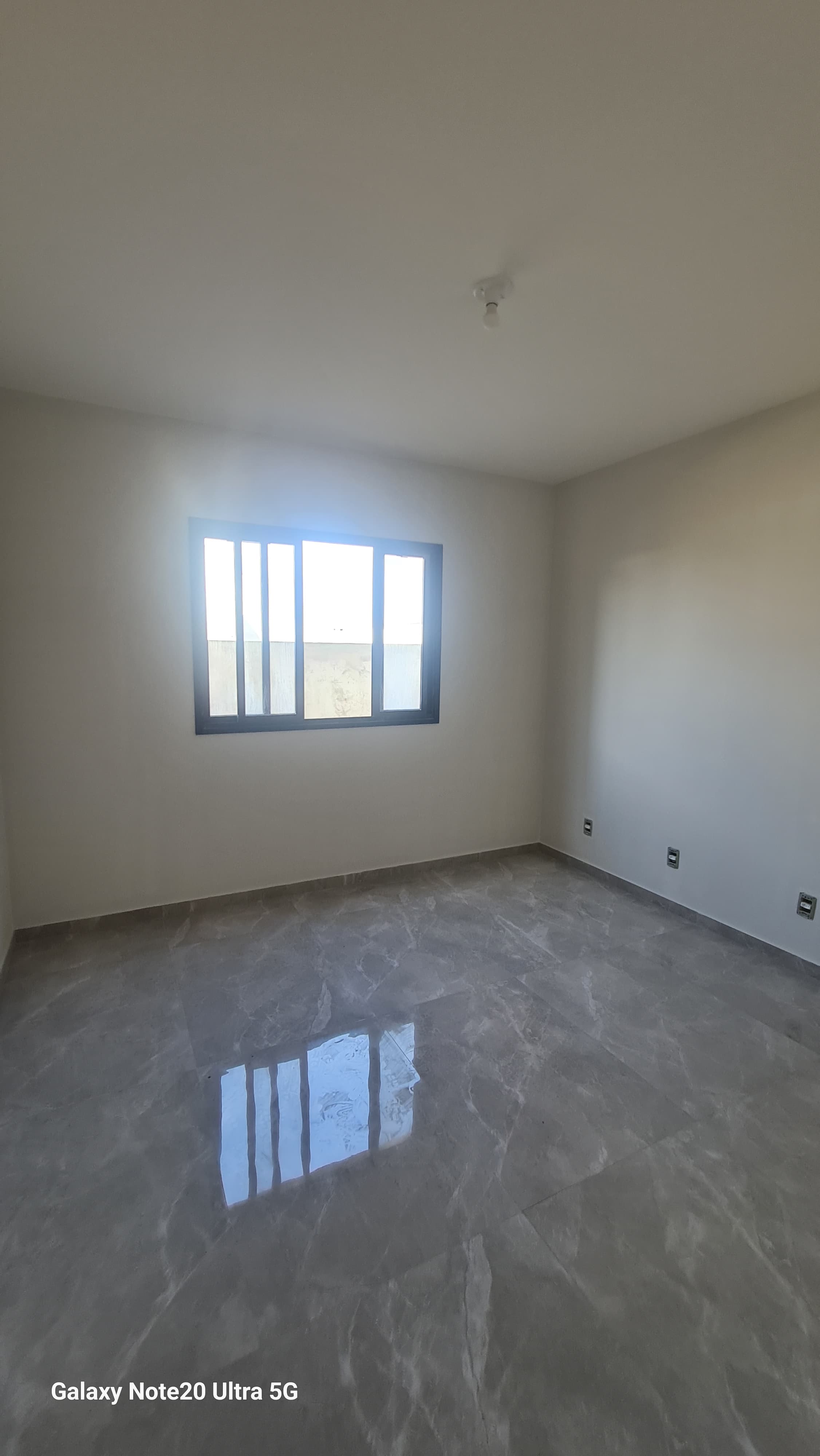 casa em fase de acabamento