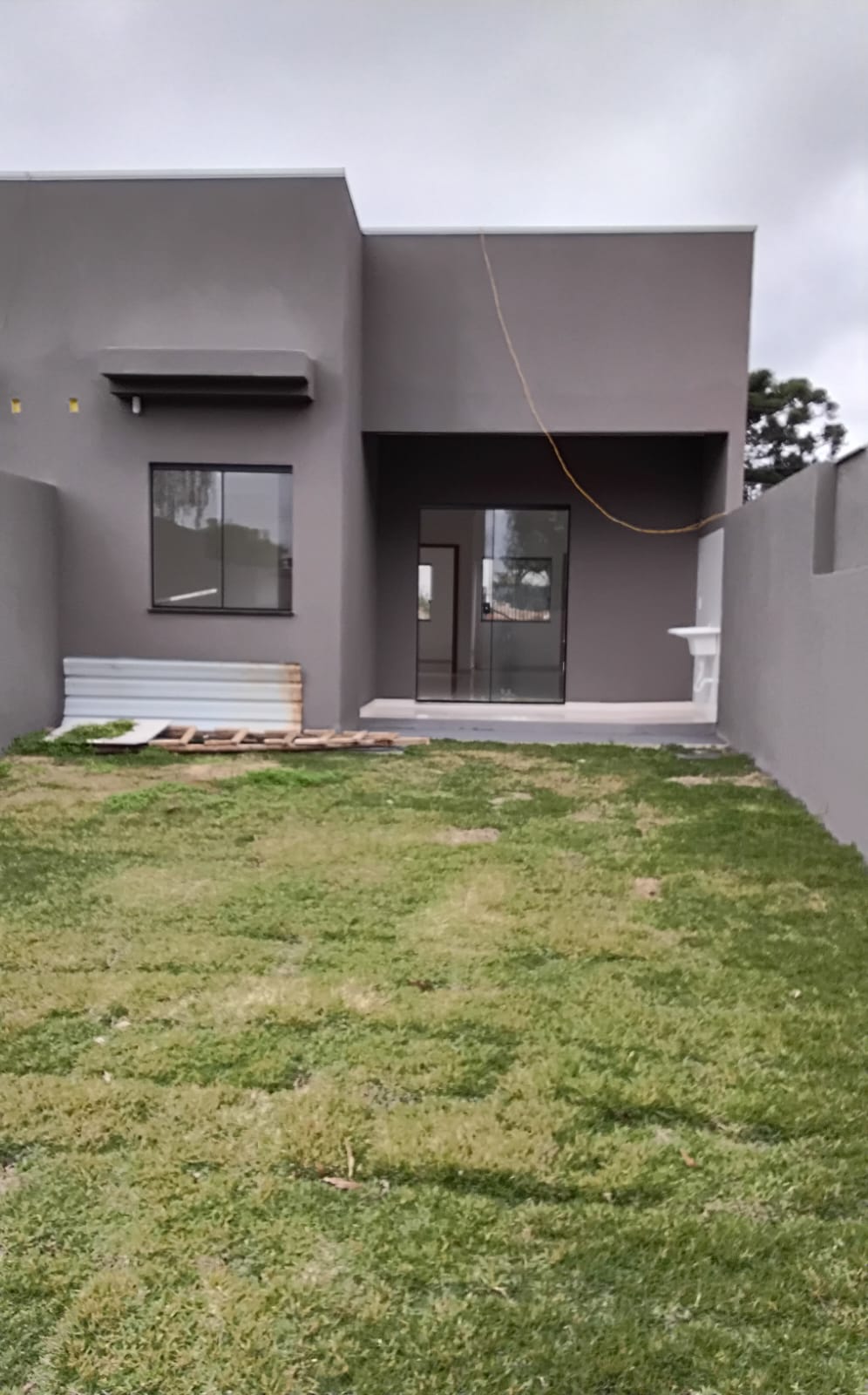 Casa 3 quartos com grande espaço de terreno