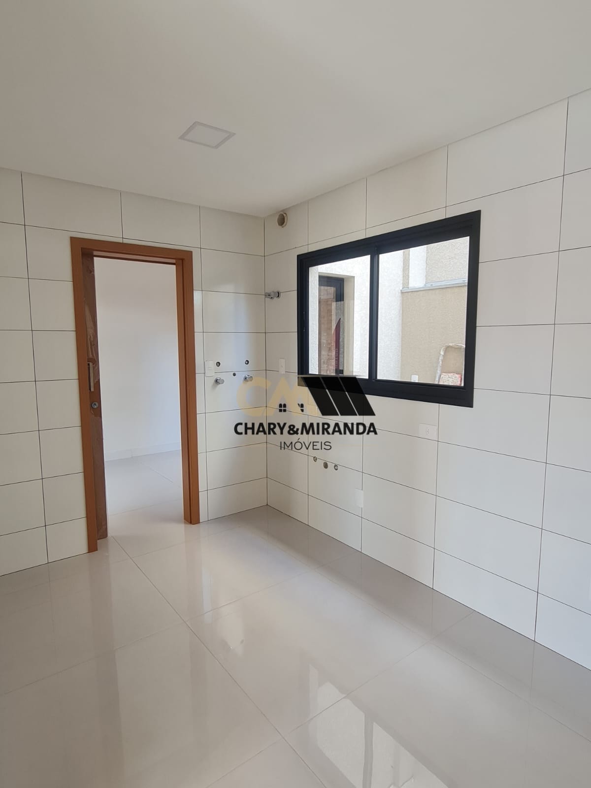 SOBRADOS 3 QUARTOS NO JARDIM CARVALHO/ PONTA GROSSA